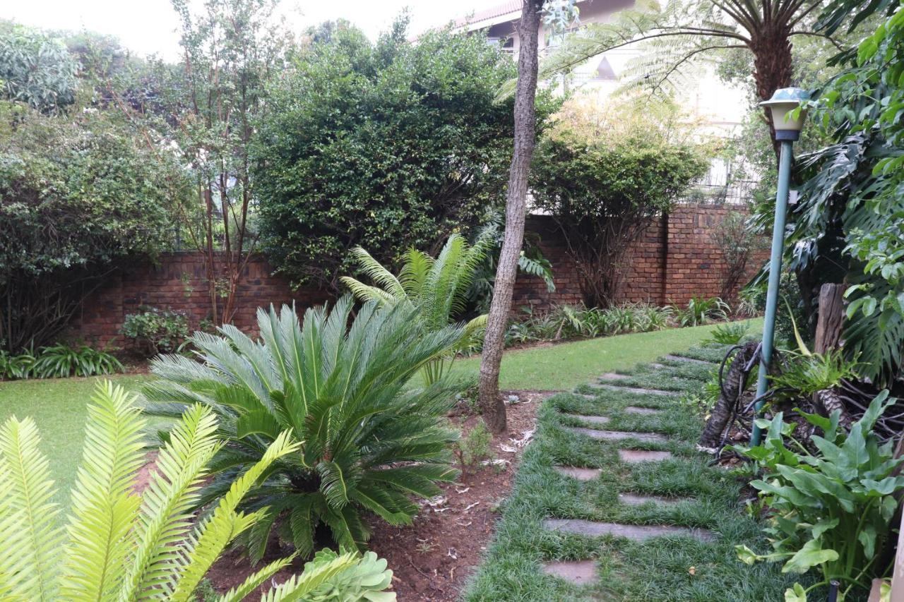 Green Scape Flatlet Pretoria Bagian luar foto